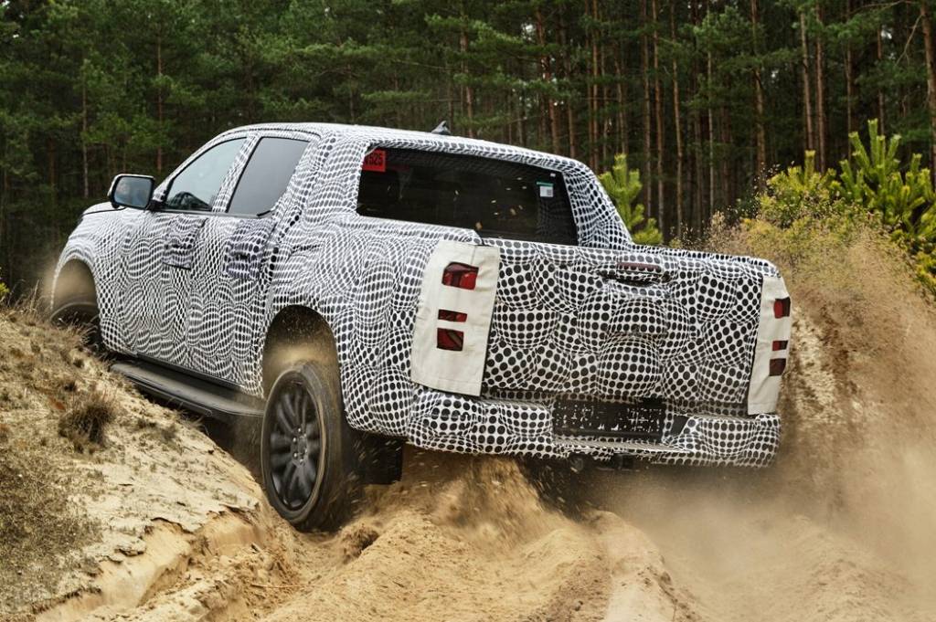 vw-amarok-camo4 Traseira da Amarok
