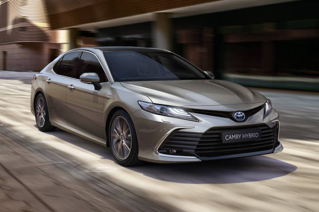 Toyota Camry 2023 Parte frontal tem pequenas mudanças no para-choque