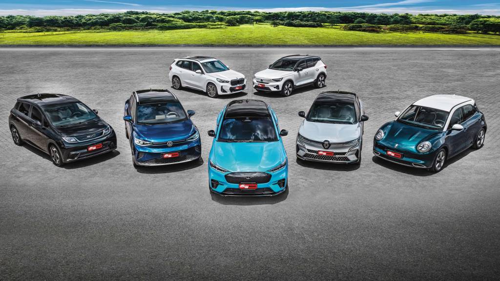 Vendas de carros elétricos e híbridos cresceram no mundo todo em 2024, exceto na Europa