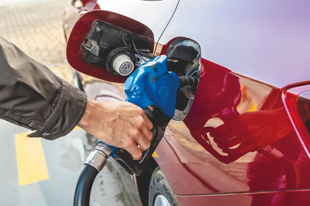 De R$ 0,12 a R$ 14,40 o litro: o ranking do preço da gasolina pelo mundo