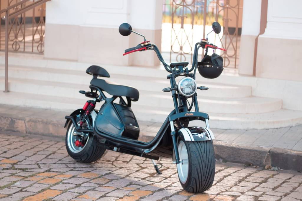 Scooter elétrica já homologada para emplacamento chega por R$ 15.340