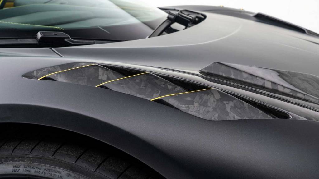 Ferrari F9XX Mansory Diversos elementados são de carbono forjado