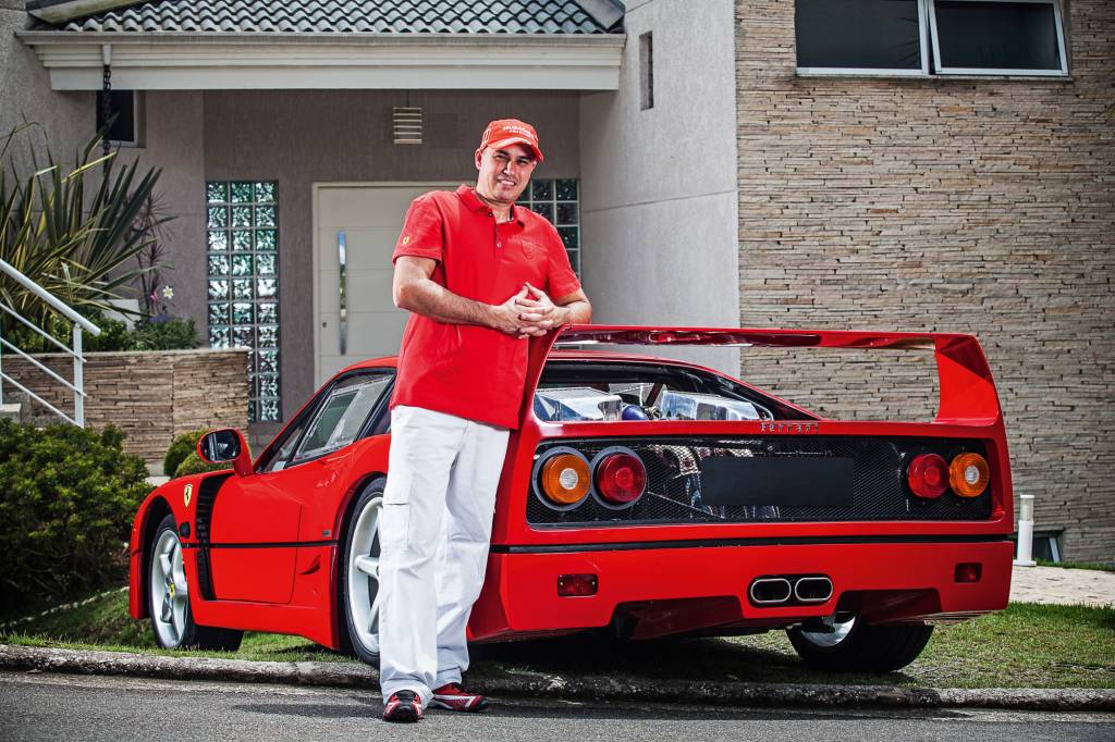 Réplica da Ferrari F40 feita pelo empresário Renato Castilho Réplica da Ferrari F40 feita pelo empresário Renato Castilho