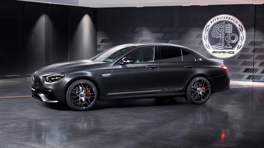 10-Mercedes-AMG-E-Class-Final-Edition Mercedes-AMG E63 S Final Edition lateral