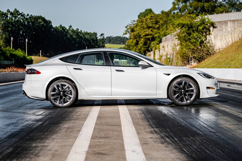 1FLP9625 Tesla Model S Plaid