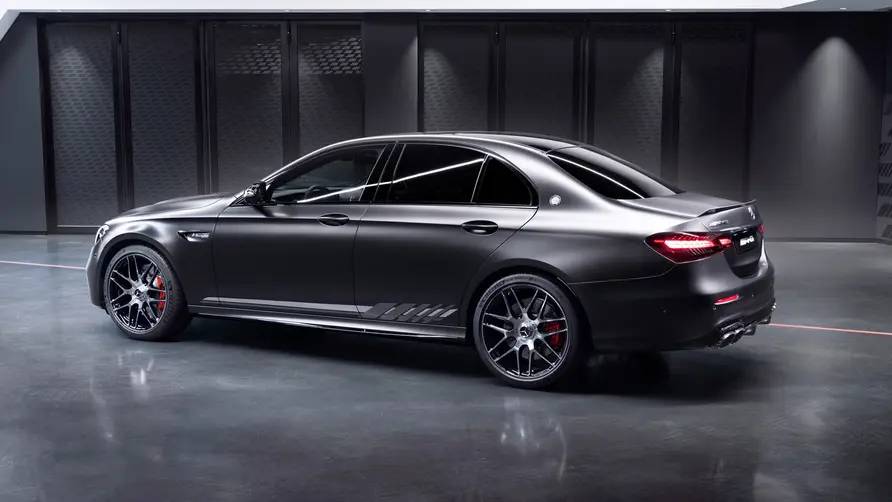 2-Mercedes-AMG-E-Class-Final-Edition Mercedes-AMG E63 S Final Edition lateral traseira
