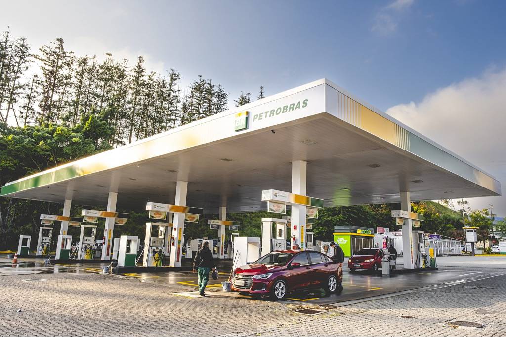 Gasolina brasileira poderá ter até 35% de etanol na sua mistura em breve