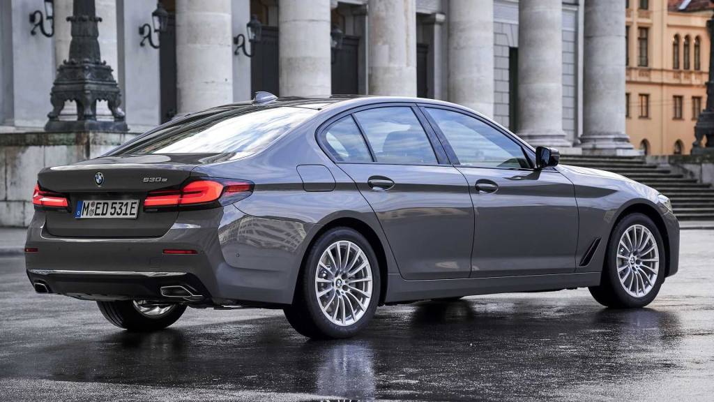 bmw-530e-luxury-hibrido-plug-in-5 BMW 530e Luxury traseira