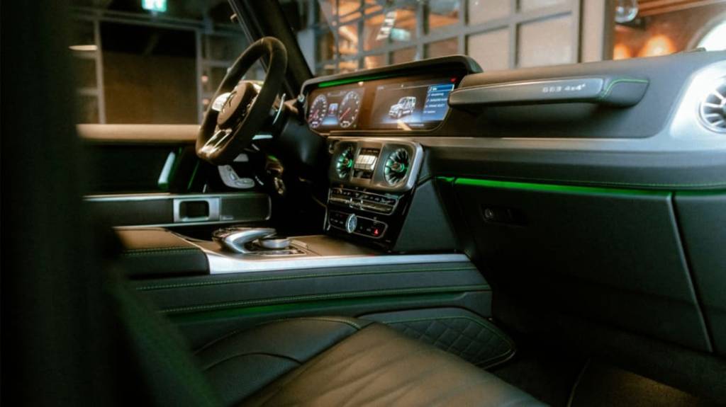 image.media5_.responsive_zoom_image_16_9.1655197352709 MERCEDES-AMG G 63 4x4² interior painel