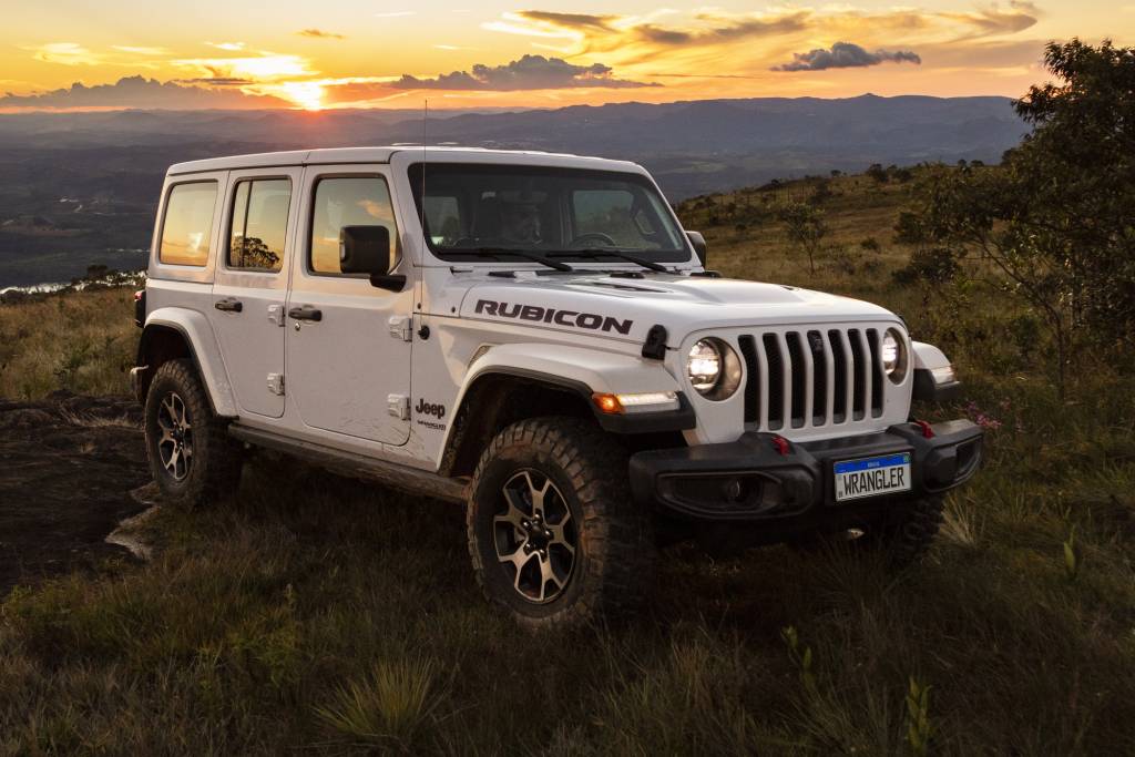 Jeep Wrangler 2022 chega ao Brasil com condução autônoma e preços de Ram