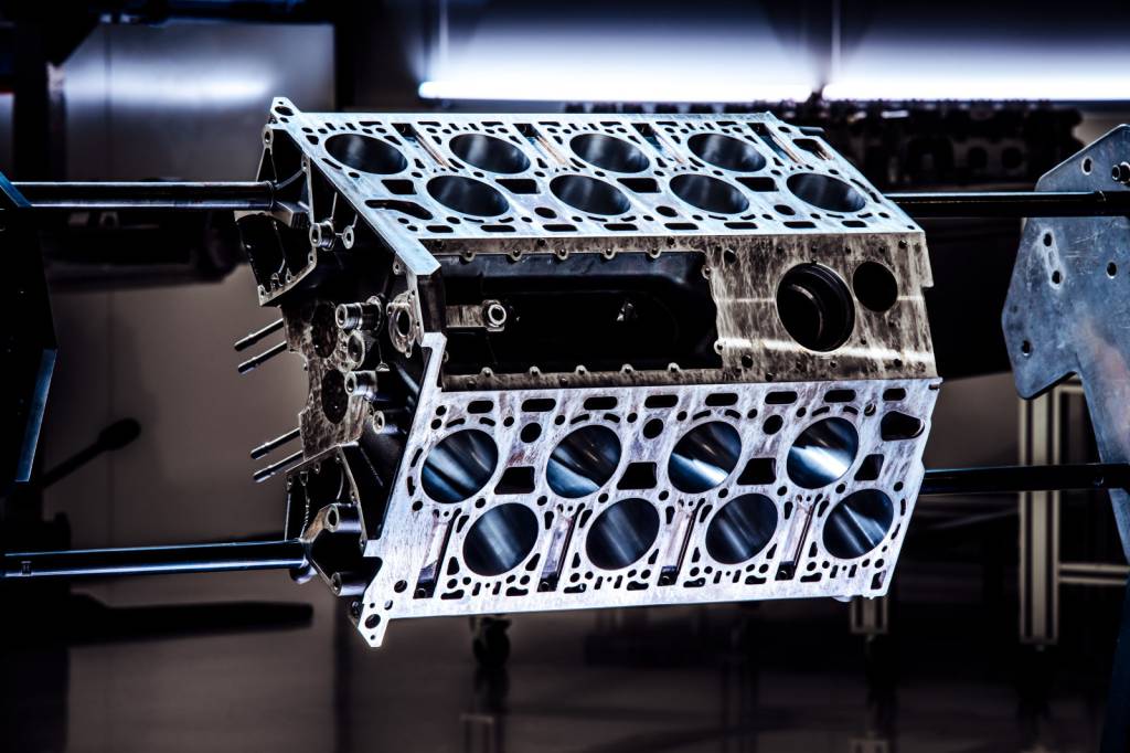 01 BUGATTI_W16 Motor Bugatti W16 8.0