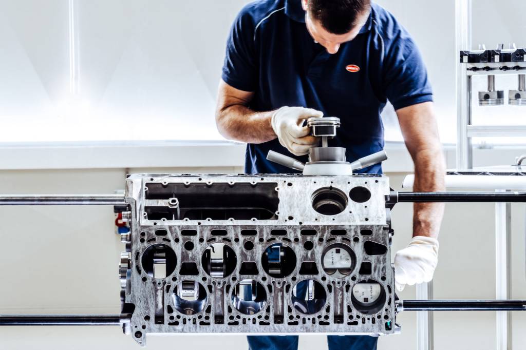 03 BUGATTI_W16 Motor Bugatti W16 8.0