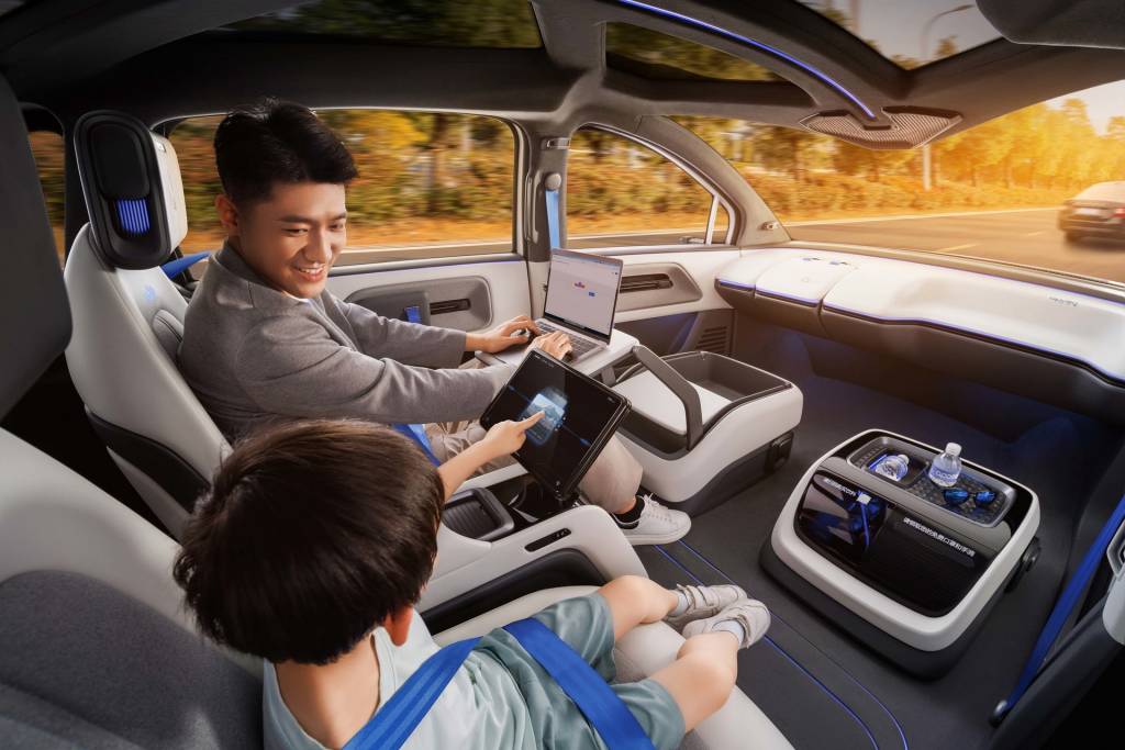 2022-Baidu-Apollo-RT6-1 Apollo RT6 BAIDU interior