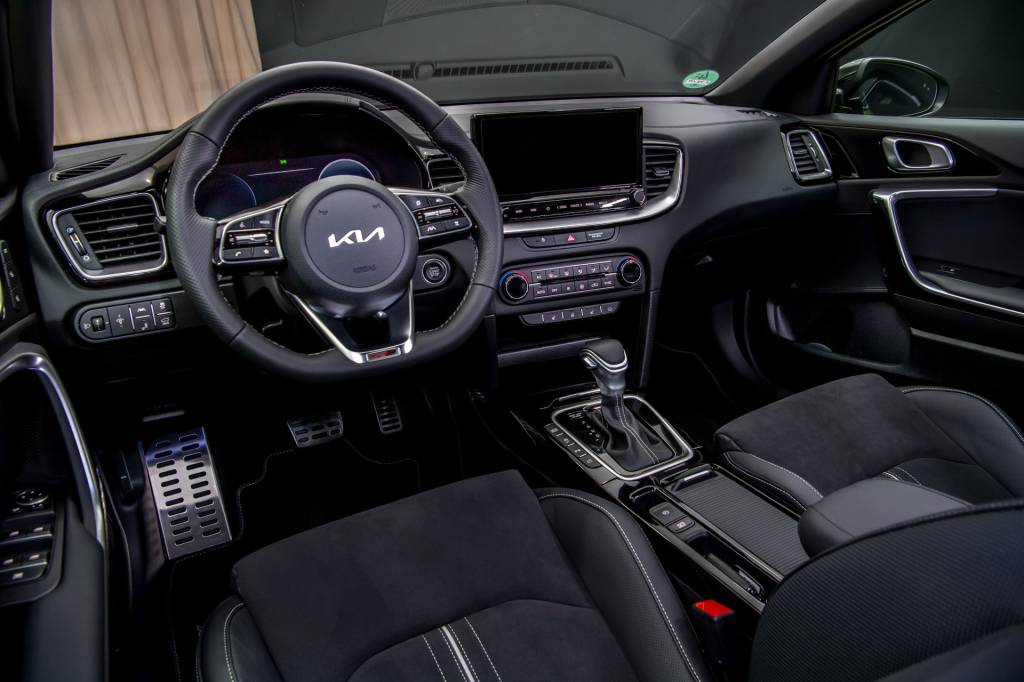2022-Kia-XCeed-facelift-00017 KIA XCEED 2023 GT-LINE interior
