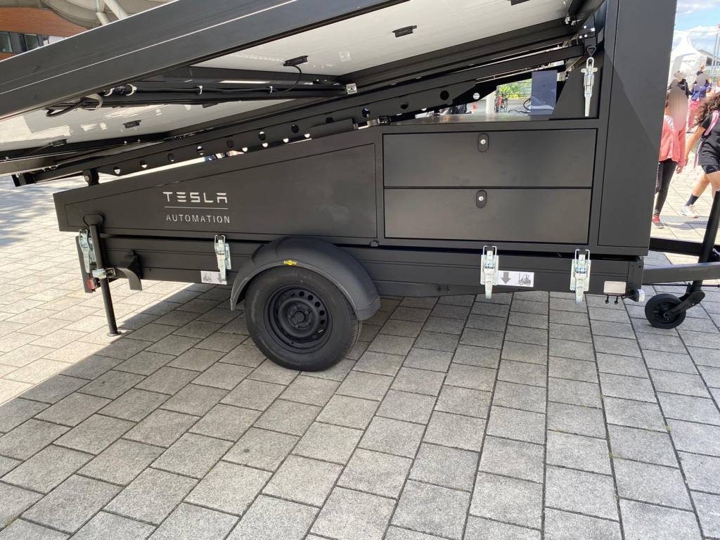 Tesla Tesla