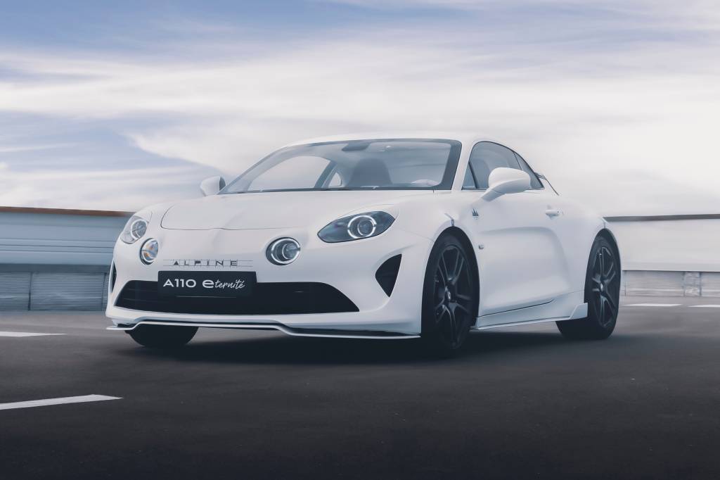 Alpine A110 elétrico tem teto removível e usa tablet pessoal na multimídia