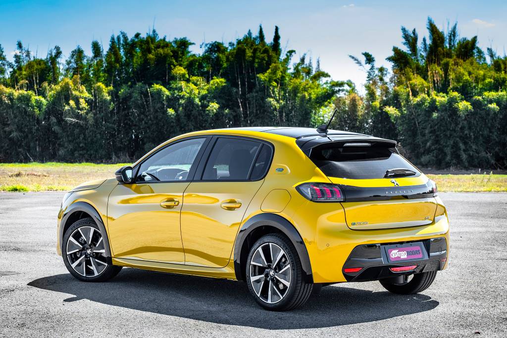 Pic By Fernando Pires / www.flpires.com.br Peugeot e-208 GT
