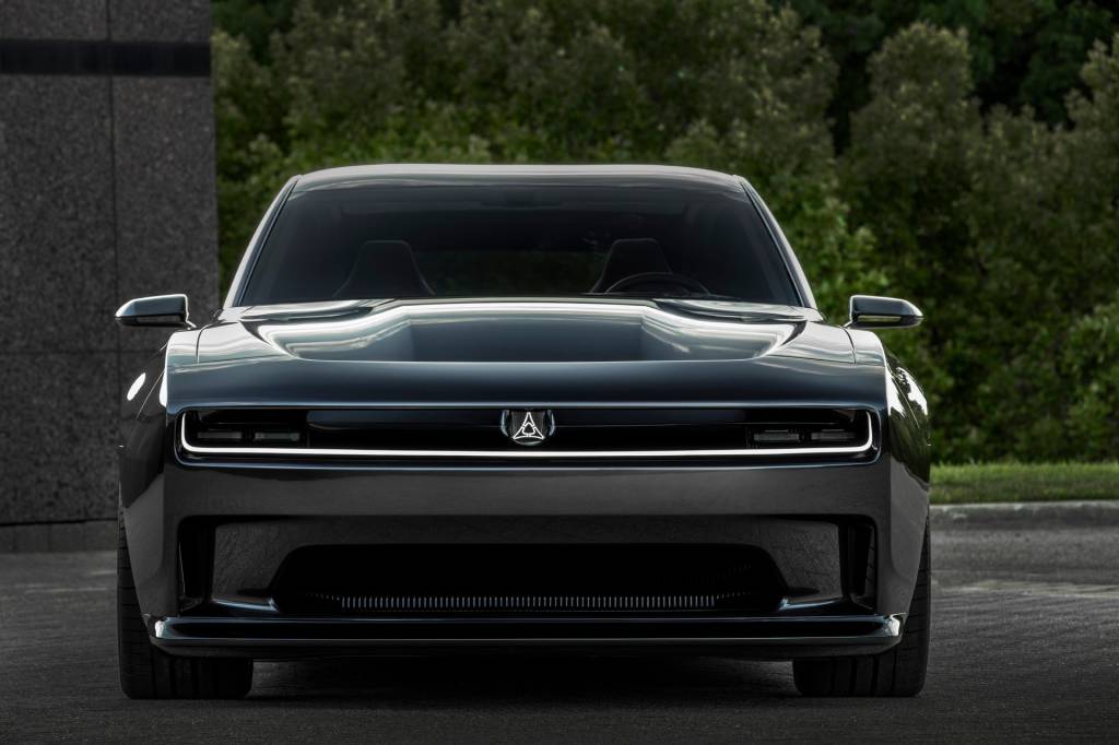 Dodge-Charger-Daytona-SRT-Concept Spoiler proeminente é chamado de R-Wing