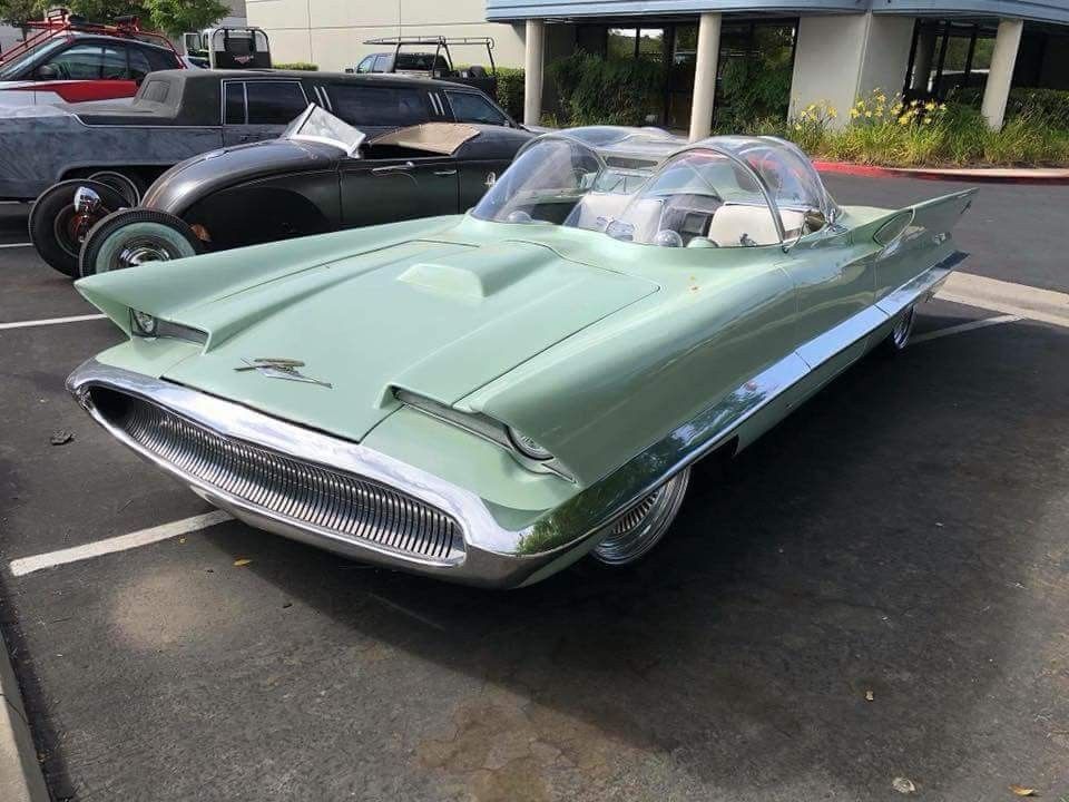 EESXhVMXYAAKMKs lincoln futura