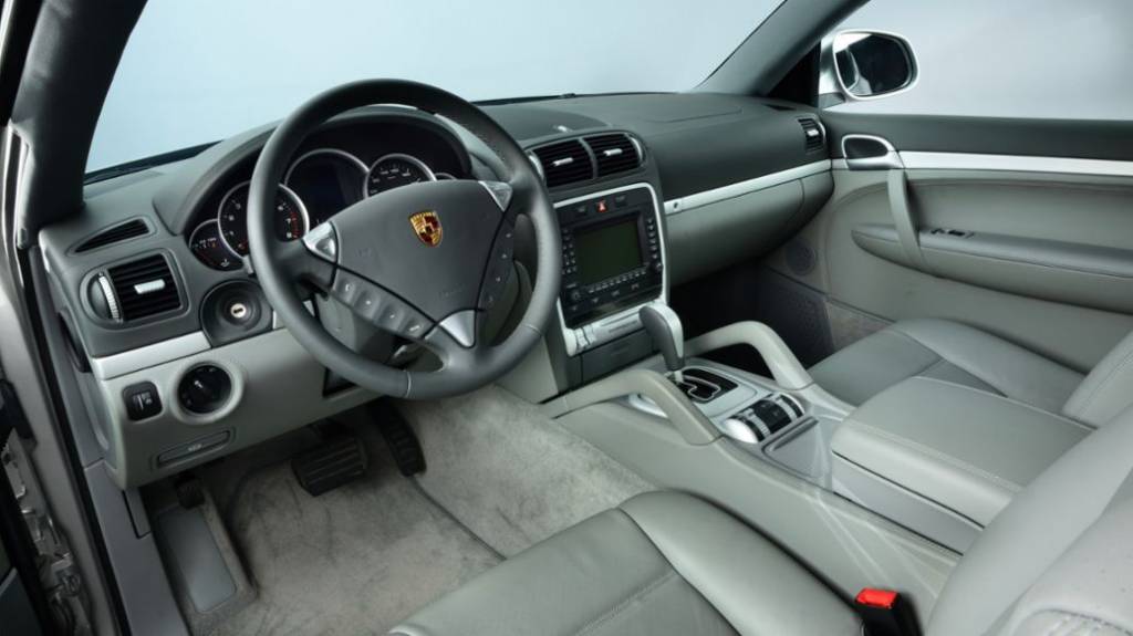 HDI 68747_1_Cayenne Cabriolet Porsche Cayenne Cupe interior