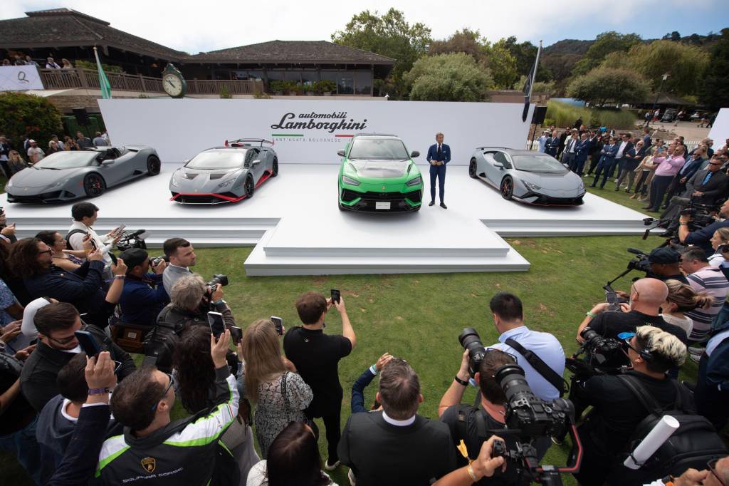 Lambo Urus Performante 2 Não é só de clássicos que se faz o Monterey Car Week. Há cada vez mais marcas a usar este palco para revelar os seus novos modelos, como a Lamborghini, que mostrou o Urus Performante, com Stephan Winkelmann, o CEO da marca italiana, a servir de anfitrião