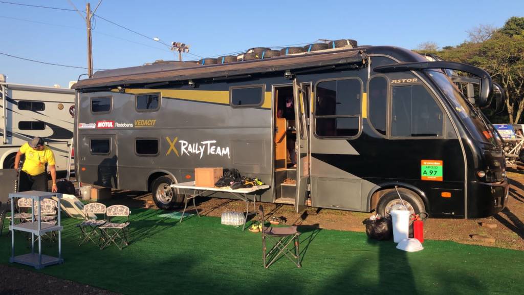 xrally Motorhome que serve de descanso para o piloto tetracampeão, Cristian Baumgart