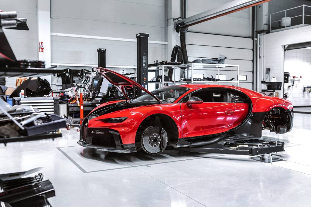 Bugatti lança certificação e garantia global para Veyron e Chiron usados