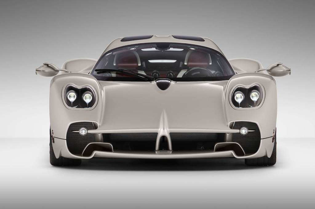 1037702 Pagani Utopia frontal