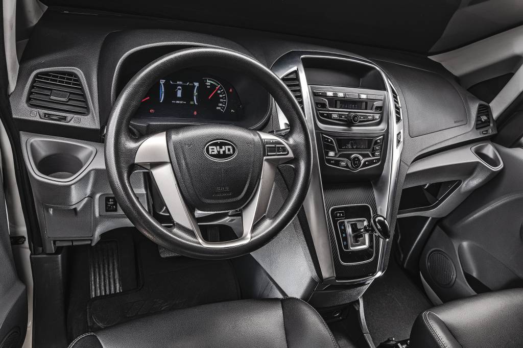 BYD T3 BYD T3