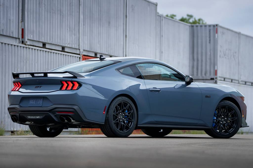 2024 Mustang Tração traseira com suspensão independente está mantida