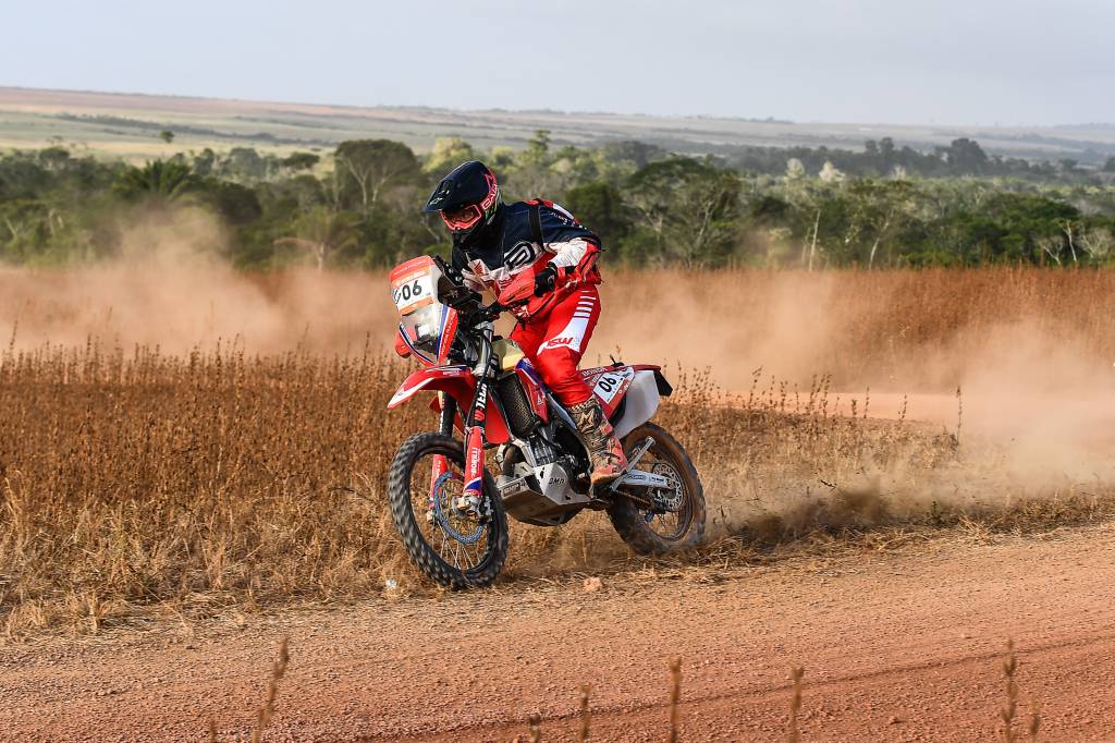 412620_1030393_bcas_jmd140005_48560_402922_48560 Bissinho Zavatti em sua Honda CRF 450RX