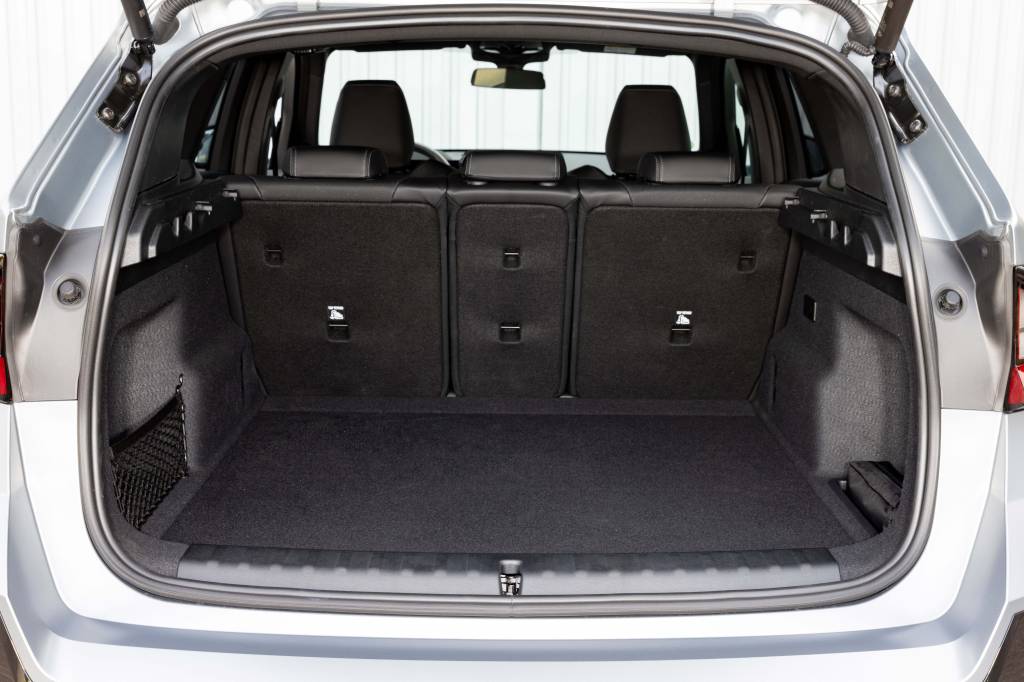 BMW iX1 xDrive30-84 BMW iX1