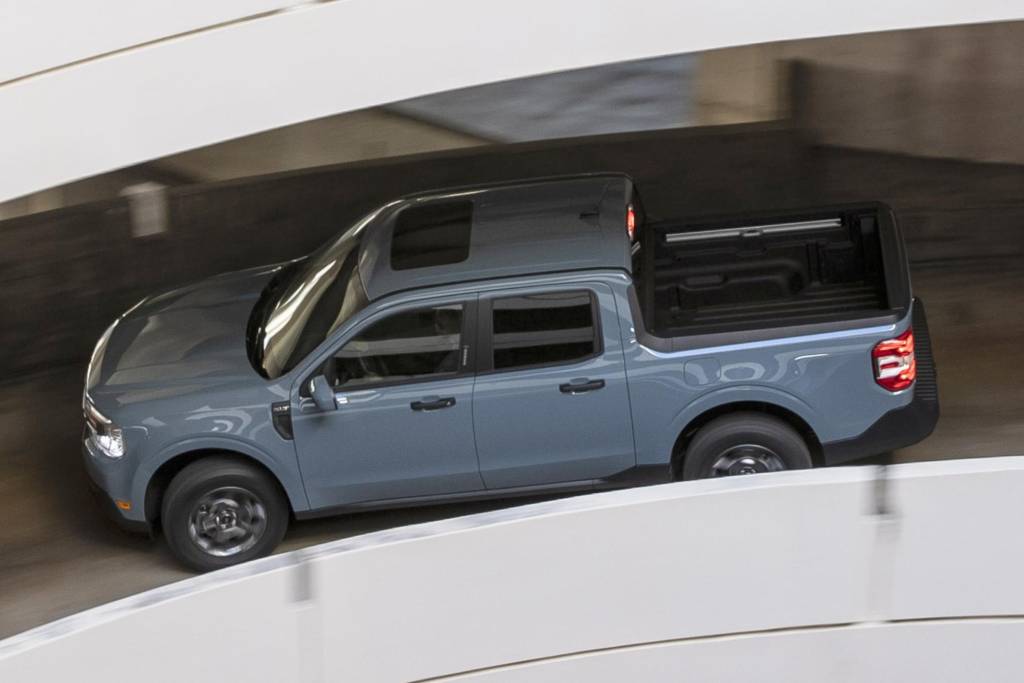 Ford Maverick Hybrid (2) 2022 Ford Maverick Lariat Hybrid