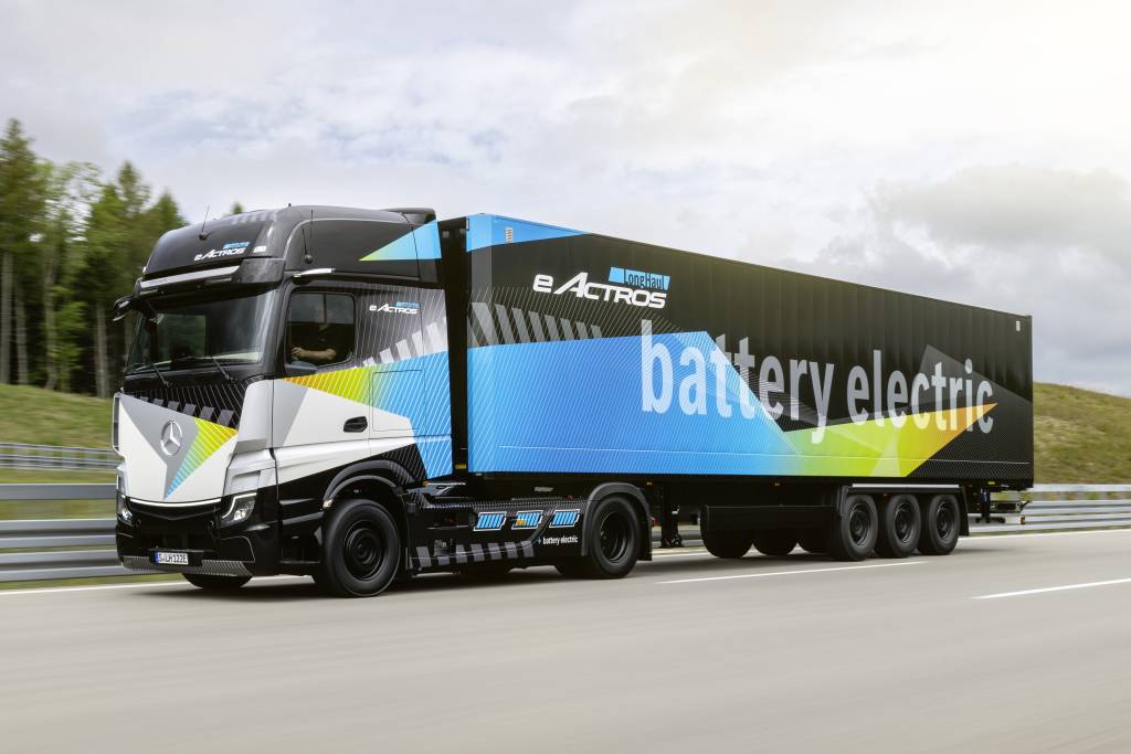 Mercedes-Benz eActros LongHaulMercedes-Benz eActros LongHaul Mercedes-Benz eActros LongHaul