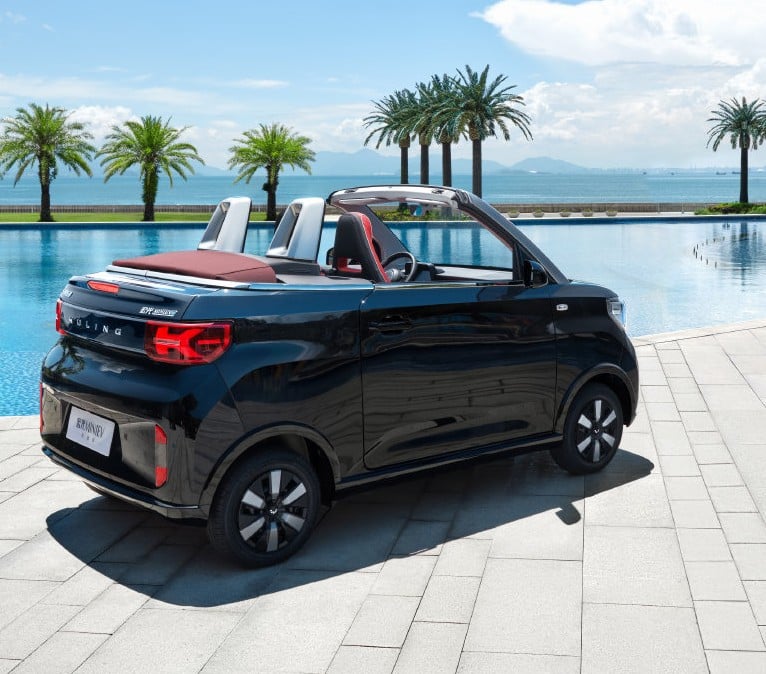 wuling-cabrio-6 back Wuling Mini EV cabrio traseira preto