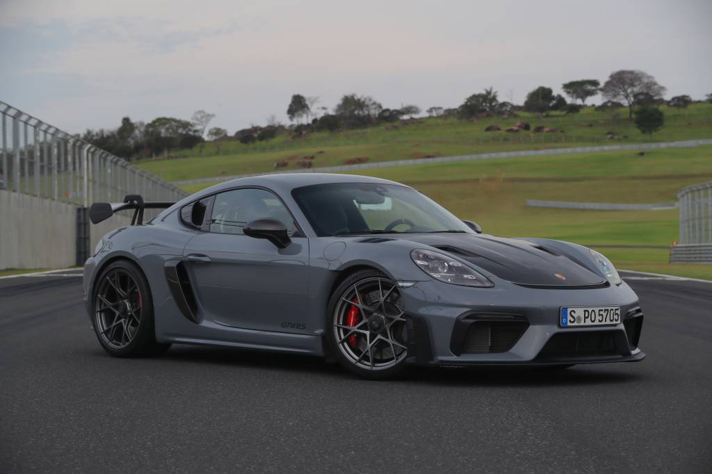 07151 Porsche 718 Cayman GT4 RS