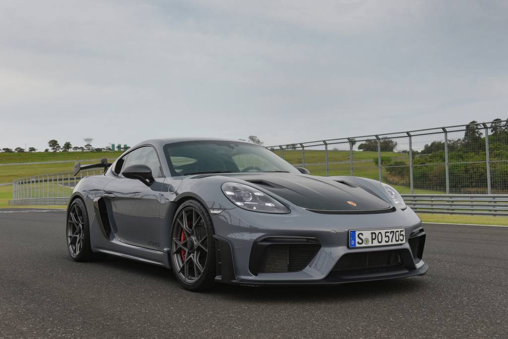 07555 Porsche 718 Cayman GT4 RS