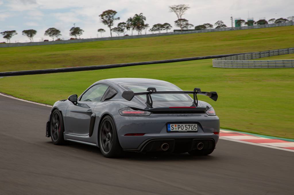 10649 Porsche 718 Cayman GT4 RS