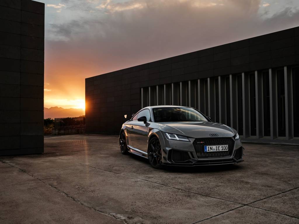 Audi-TT-RS-Iconic-Edition-70 Audi TT RS Iconic frontal por do sol