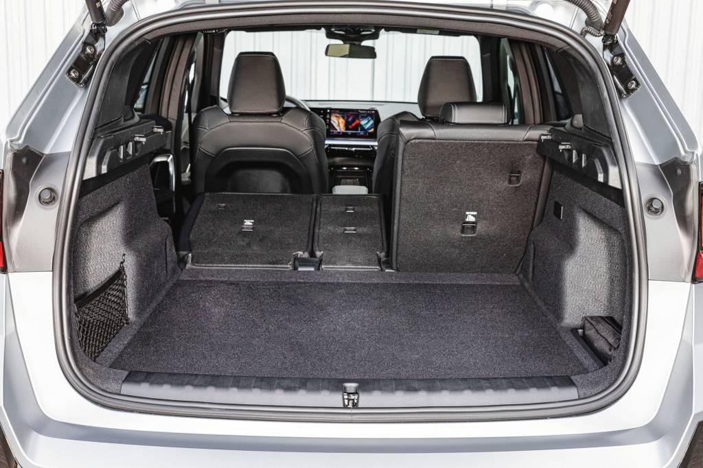 BMW iX1 xDrive30-86 BMW iX1 xDrive30-86