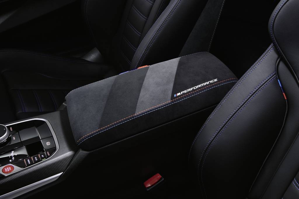 BMW-m2-Performance-Parts-14 BMW M2 M Performance parts interior descanço