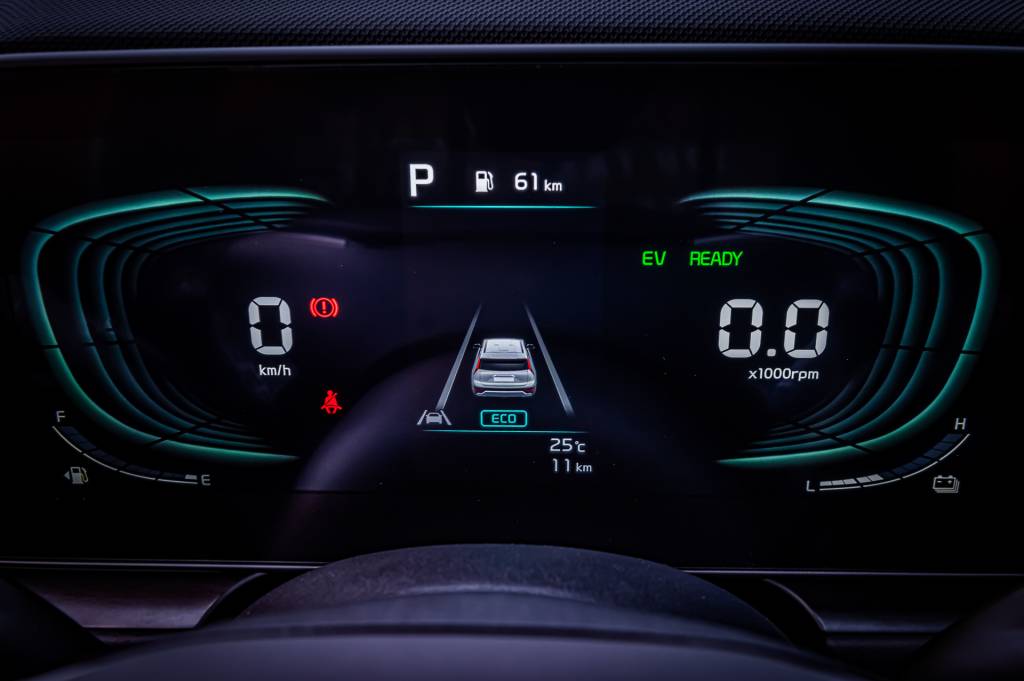 Kia Niro-14 supervision cluster