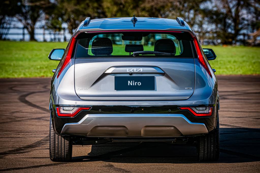 Kia Niro-8 Traseira com aspecto de SUV grande