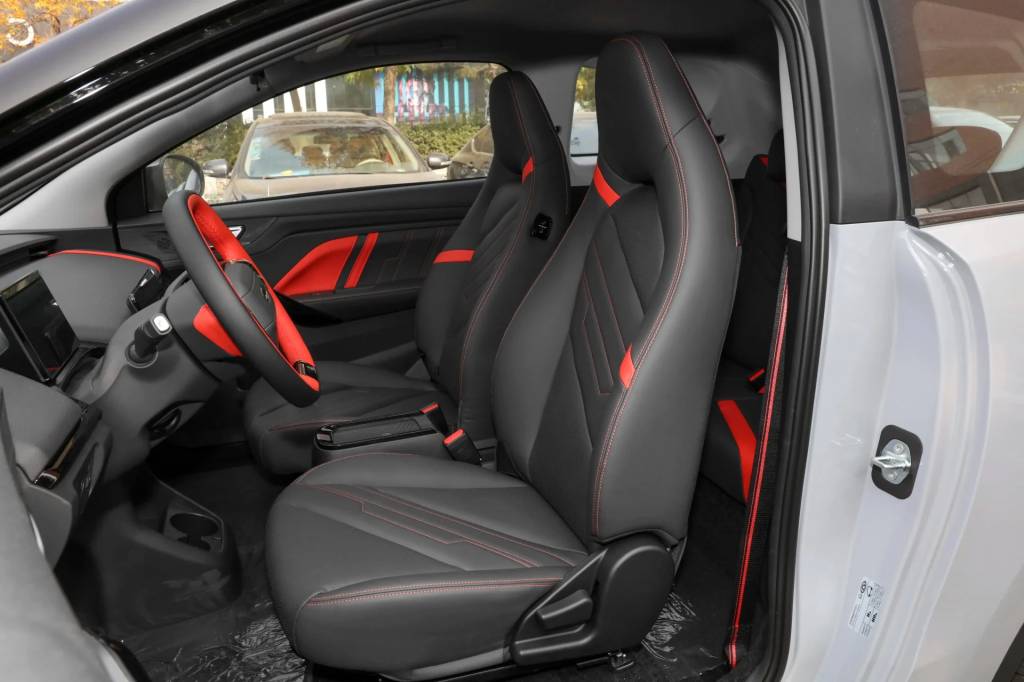Chery iCar Pro (13) O mesmo vale para as cores dos bancos