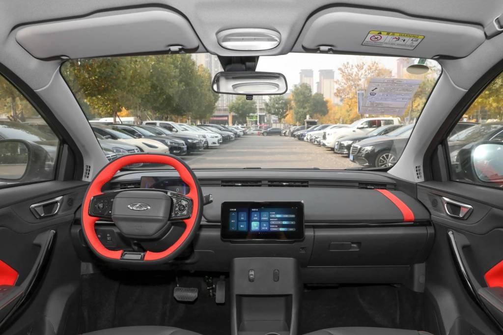 Chery iCar Pro (14) Painel do subcompacto ficou bem mais discreto