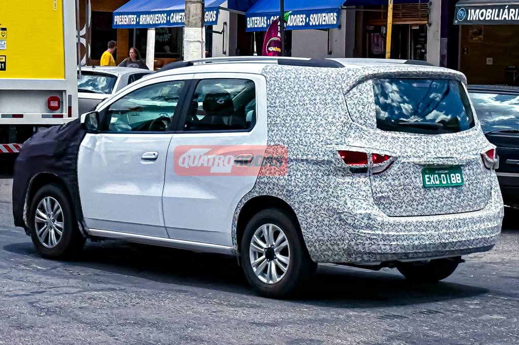 Minivan deve chegar às concessionárias na primeira metade de 2024