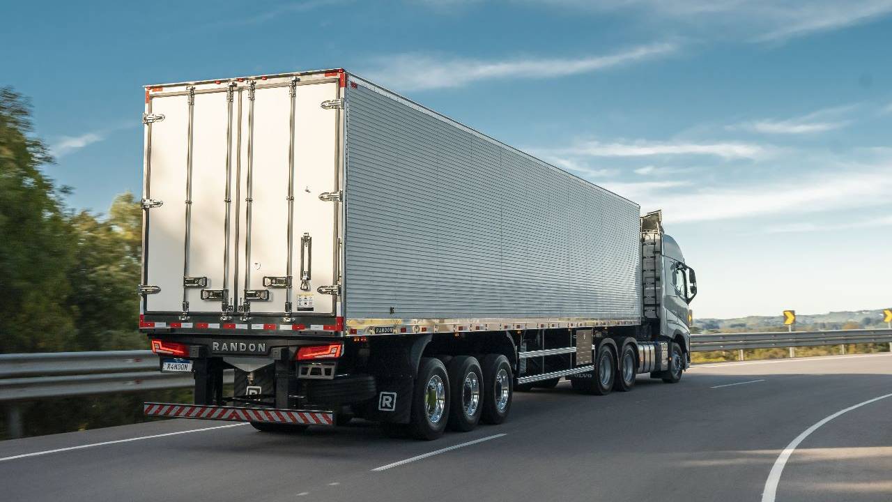 Carreta Randon com E-Sys