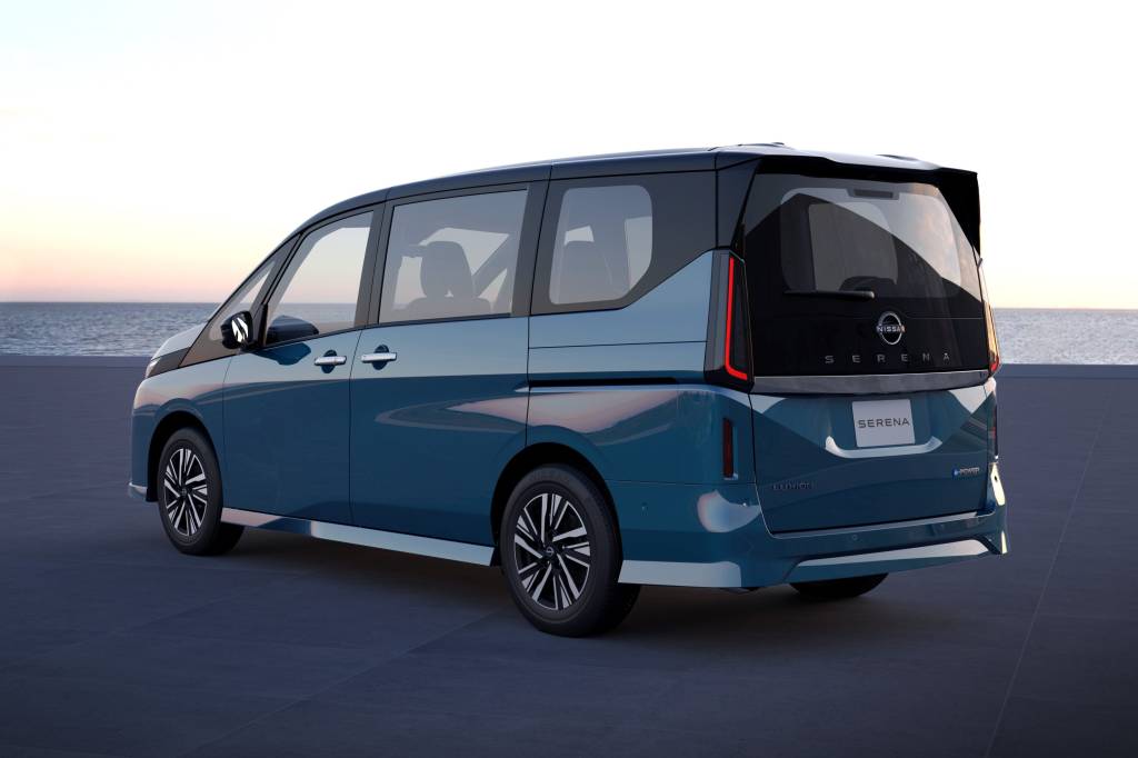 Nissan Serena Modelo já está à venda no Japão