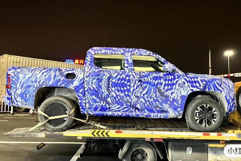 BYD se prepara para lançar caminhonete média híbrida plug-in