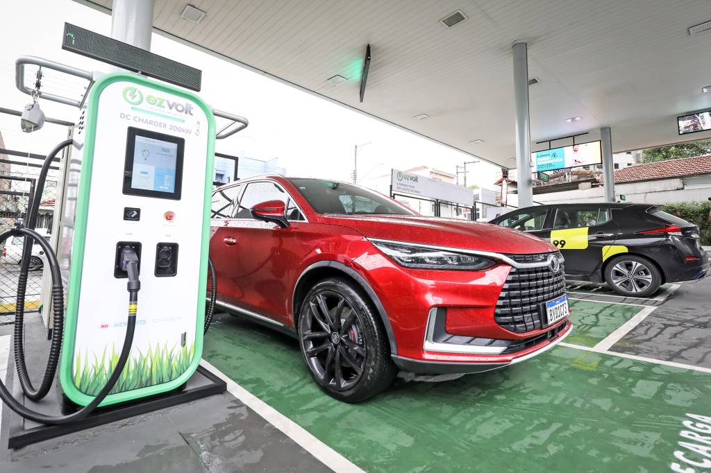 Primeiro posto totalmente elétrico do Brasil é inaugurado em São Paulo